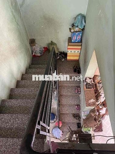 cần bán gấp nhà đường hoà bình (gần đầm sen chợ siêu thi