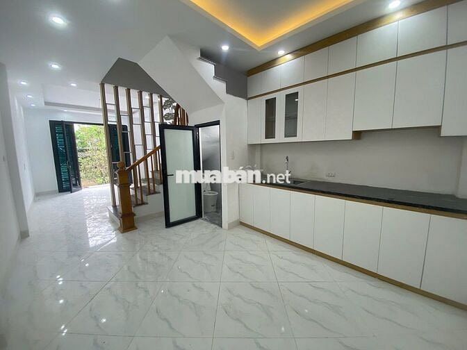 Nhà 4T*38m2 đẹp- ngõ rộng ô tô đỗ cổng- gần đường QL6- Giá chỉ 3,45 tỷ