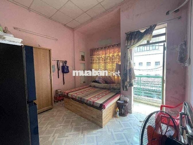 cần bán gấp nhà đường hoà bình (gần đầm sen chợ siêu thi