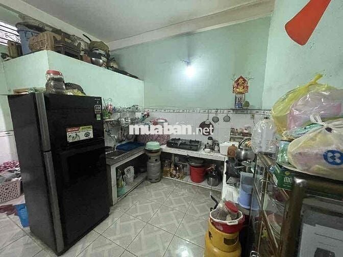 cần bán gấp nhà đường hoà bình (gần đầm sen chợ siêu thi