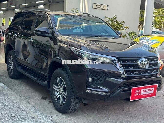 Toyota Fortuner 2020 dầu tự động gia đình đi ít