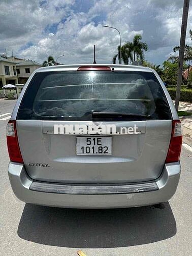 Kia Carnival 11 chỗ máy dầu đời 2009
