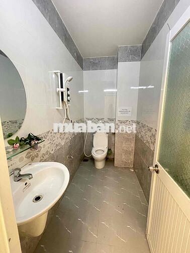 Nhà trệt lầu 4,5x17m mặt tiền Nguyễn Đệ