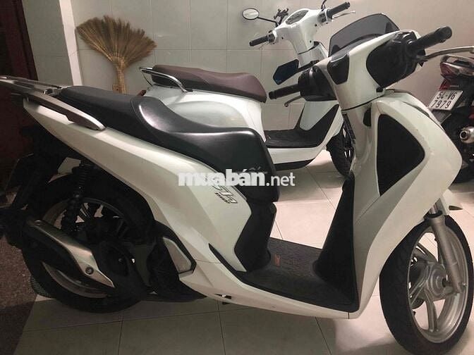 Honda SH 150 mau trắng 11977km
