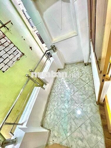CHO THUÊ PHÒNG BAN CÔNG LỚN FULL NỘI THẤT GẦN VĂN LANG CƠ SỞ 1 GIÁ RẺ