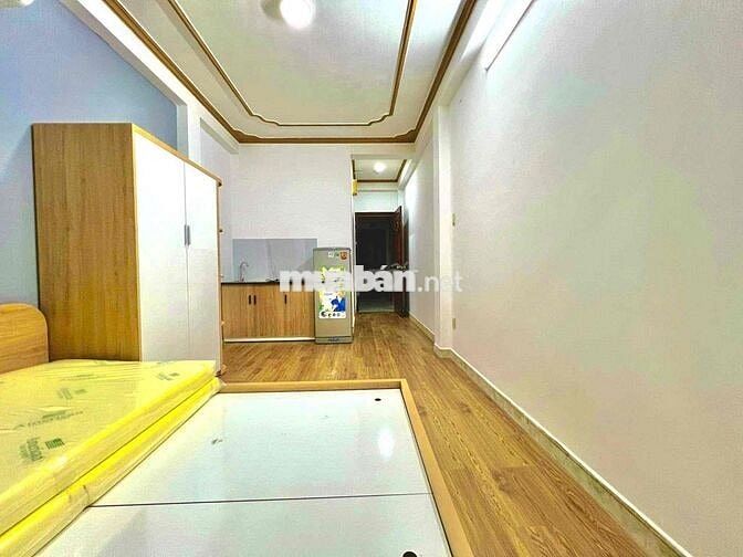 CHO THUÊ PHÒNG BAN CÔNG LỚN FULL NỘI THẤT GẦN VĂN LANG CƠ SỞ 1 GIÁ RẺ