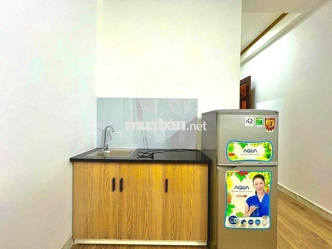 CHO THUÊ PHÒNG BAN CÔNG LỚN FULL NỘI THẤT GẦN VĂN LANG CƠ SỞ 1 GIÁ RẺ