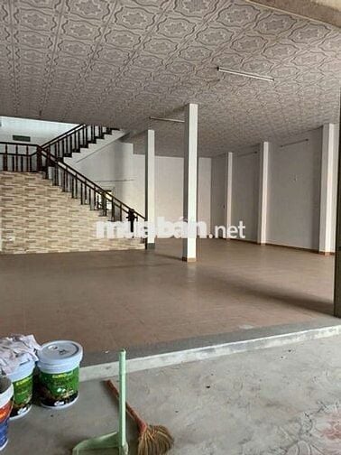 Cho thuê mặt tiền ngang 9m kinh doanh khu công nhân đông dĩ an