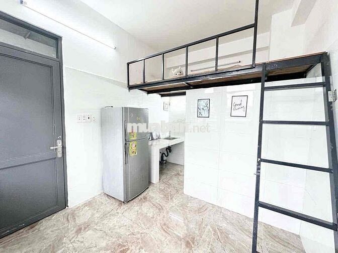 GẦN NGAY ĐẠI HỌC VĂN HIẾN DUPLEX BAN CÔNG THOÁNG MÁT