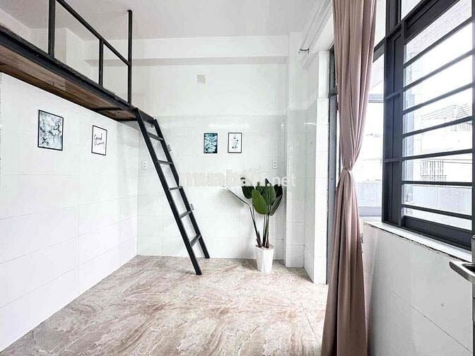 GẦN NGAY ĐẠI HỌC VĂN HIẾN DUPLEX BAN CÔNG THOÁNG MÁT