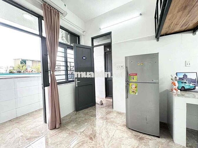 GẦN NGAY ĐẠI HỌC VĂN HIẾN DUPLEX BAN CÔNG THOÁNG MÁT