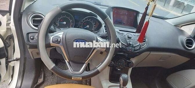 Gia đình cần bán xe ford fiseta 2014 số tự động