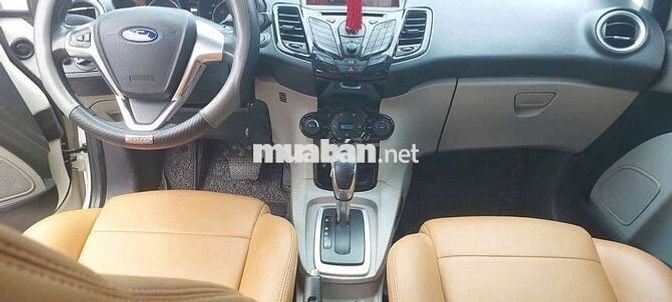 Gia đình cần bán xe ford fiseta 2014 số tự động
