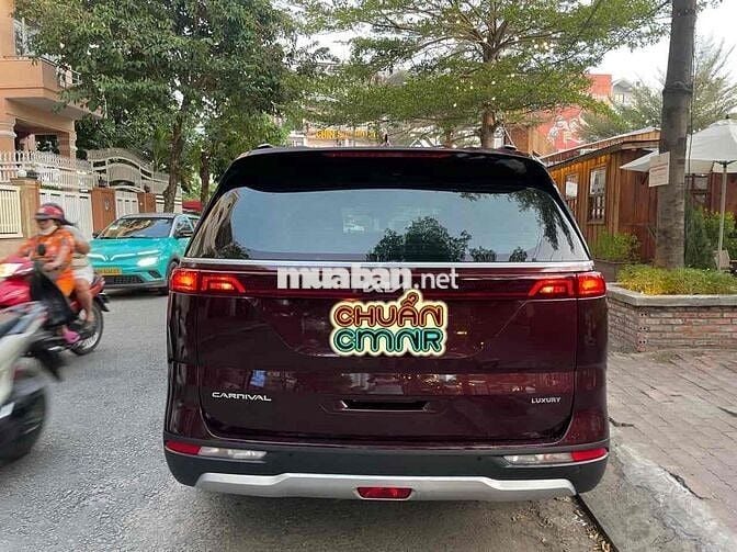 Kia Carnival 2022 2.2D Luxury 8 chỗ - 87450 km