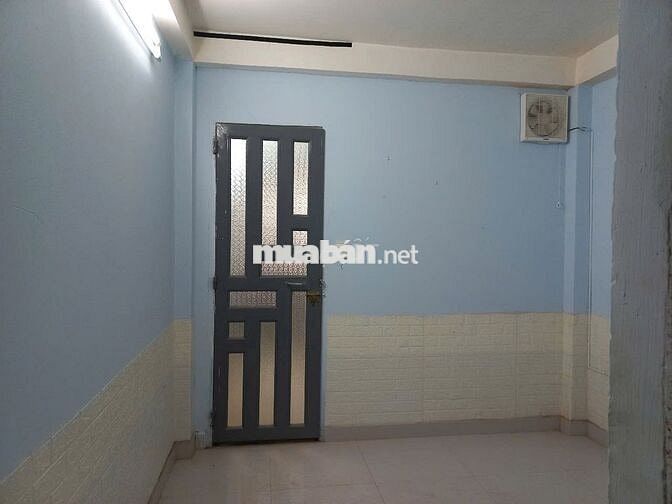 Phòng như hình ngay chợ Bà Chiểu có máy lạnh bếp WC riêng trong phòng