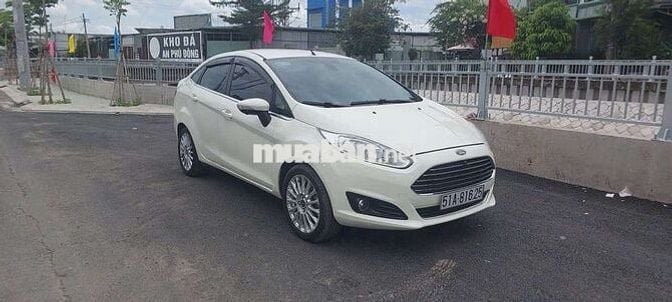 Gia đình cần bán xe ford fiseta 2014 số tự động