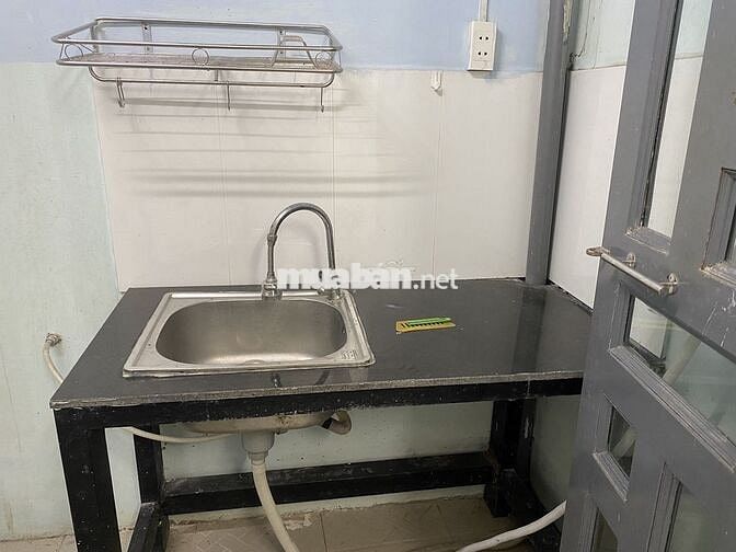 Phòng như hình ngay chợ Bà Chiểu có máy lạnh bếp WC riêng trong phòng
