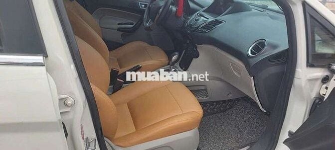 Gia đình cần bán xe ford fiseta 2014 số tự động