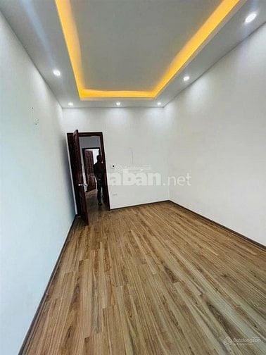 Bán Nhà Phân Lô Quân Đội  Hoàng Văn Thái ô tô đỗ cửa 