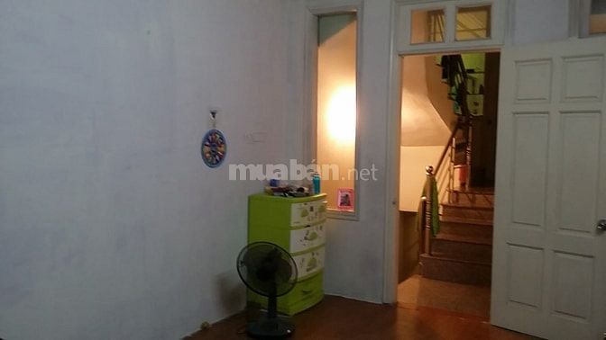 Chính chủ, phòng 20m2 cho 2 nữ sinh thuê trong ngõ 210 Hoàng Quốc Việt