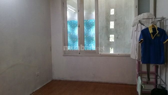 Chính chủ, phòng 20m2 cho 2 nữ sinh thuê trong ngõ 210 Hoàng Quốc Việt