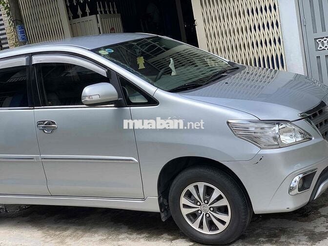 Toyota Innova 2016 2.0G - 110 km