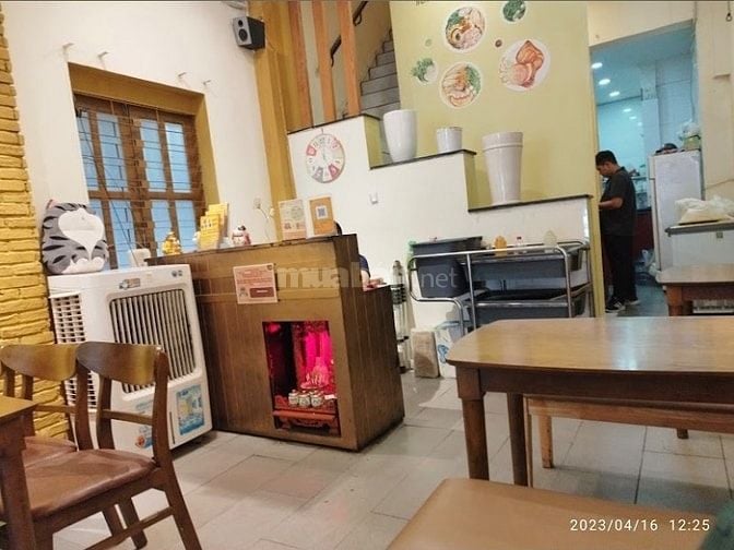 Sang nhượng quán ăn cao cấp mặt tiền N.T.Minh Khai - Quận 1