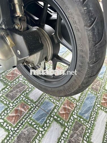 cửa hàng có trao đổi mua bán xe qua sữ dụng