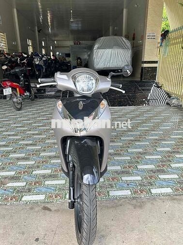 cửa hàng có trao đổi mua bán xe qua sữ dụng