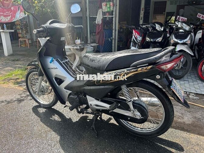 xe đẹp may em . áo anphA 2022.