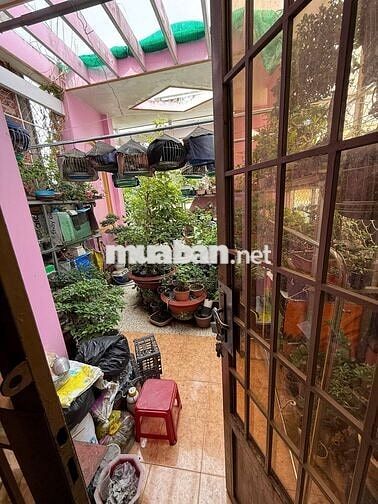 Nhà ở hẽm oto thông, Đường Lê Thị Hồng Gấm
