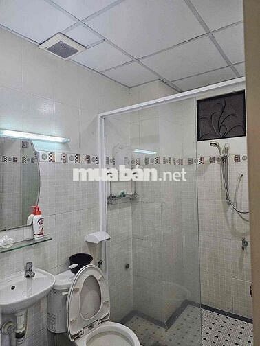 NHÀ MỚI SƠN SỬA , 5PN, SẴN 2 MÁY LẠNH. PHÙ HỢP Ở KINH DOANH VĂN PHÒNG