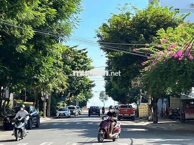 Bán nhà đẹp full nội thất kẹp lô đất  bên  sát biển Mt  Hồ Tùng Mậu,