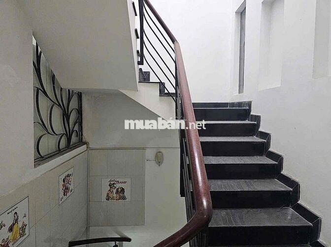 NHÀ MỚI SƠN SỬA , 5PN, SẴN 2 MÁY LẠNH. PHÙ HỢP Ở KINH DOANH VĂN PHÒNG