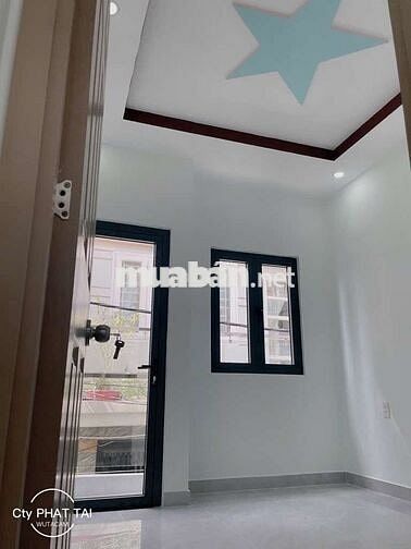 Nhà Lê Thúc Hoạch, 30m², 2 Tầng, 2 PN, Giá chỉ 3 tỷ