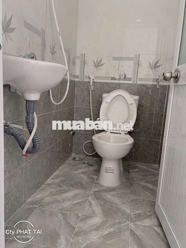Nhà Lê Thúc Hoạch, 30m², 2 Tầng, 2 PN, Giá chỉ 3 tỷ