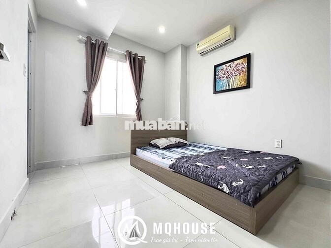 PHÒNG QUẬN 10_NGAY VẠN HẠNH MALL_HUFLIT_UEH_CỬA SỔ KÍNH FULL NT