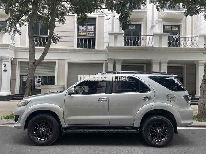 Toyota Fortuner 2015 2.7V 4x4 - 92000 km