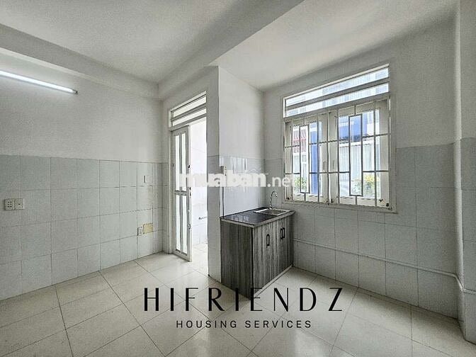 KHAI TRƯƠNG PHÒNG MỚI XÂY, BAN CÔNG, GÁC CỬA SỔ GẦN ĐH VĂN HIẾN