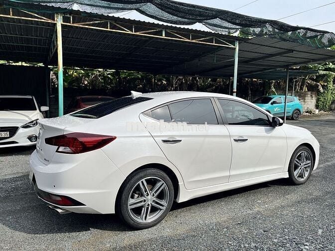 Hyundai Elantra 2019 Sport 1.6 AT - 65000 km