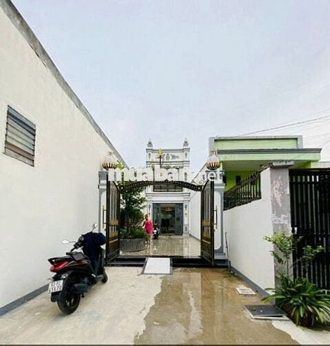 Nhà biệt thự tầng lầu 226m2, 2 phòng ngủ, sân 66m2, nội thất cao cấp