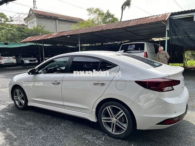 Hyundai Elantra 2019 Sport 1.6 AT - 65000 km