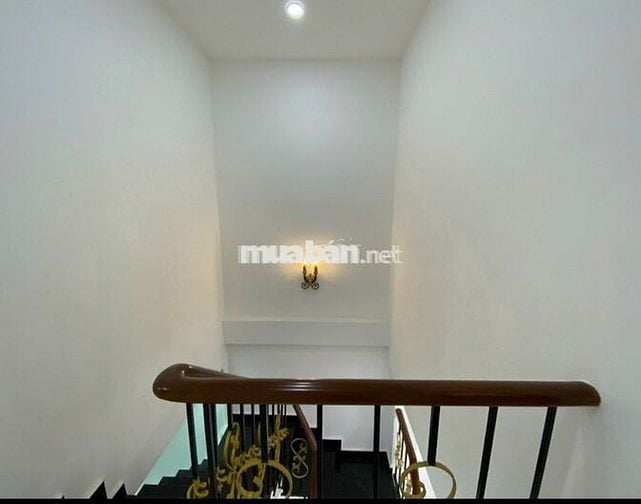 Nhà biệt thự tầng lầu 226m2, 2 phòng ngủ, sân 66m2, nội thất cao cấp