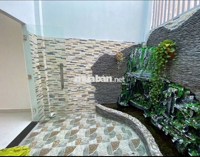 Nhà biệt thự tầng lầu 226m2, 2 phòng ngủ, sân 66m2, nội thất cao cấp