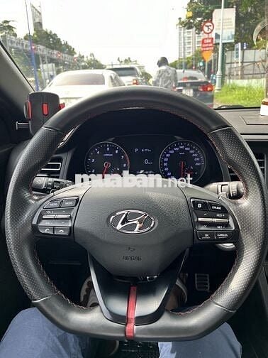 Hyundai Elantra 2019 Sport 1.6 AT - 65000 km