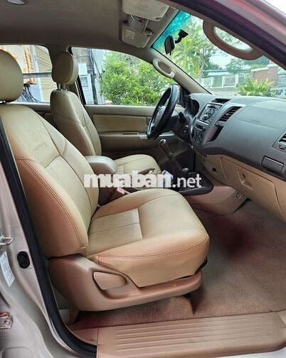 Toyota Hilux 2010 3.0G 4x4 MT đẹp  long lanh