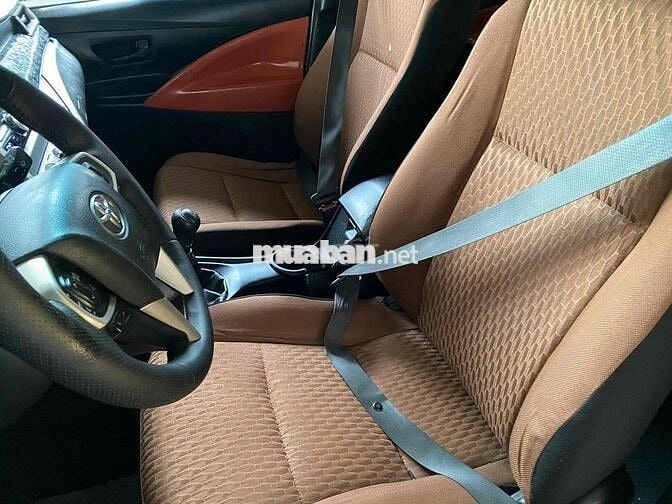 Toyota Innova 2018 2.0E - 180469 km