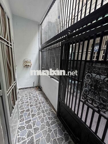 NHÀ NGUYÊN CĂN 2 PHÒNG NGỦ 1 PHÒNG KHÁCH 2 TOLET, NGAY CHỢ CÂY QUÉO