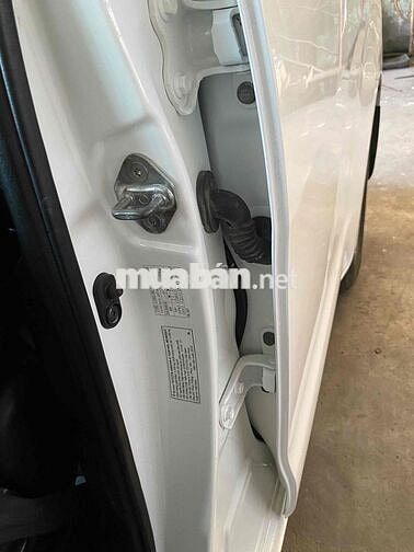 Toyota Innova 2018 2.0E - 180469 km