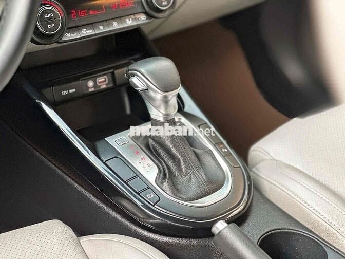 Kia Cerato 2019 1.6 AT Luxury - 620000 km